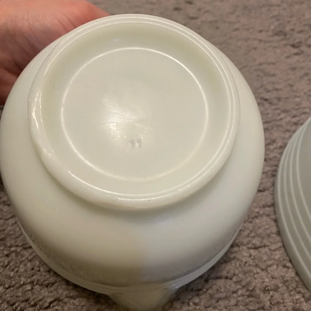 Pyrex Milk glass Mixing bowls Vtg ribbed